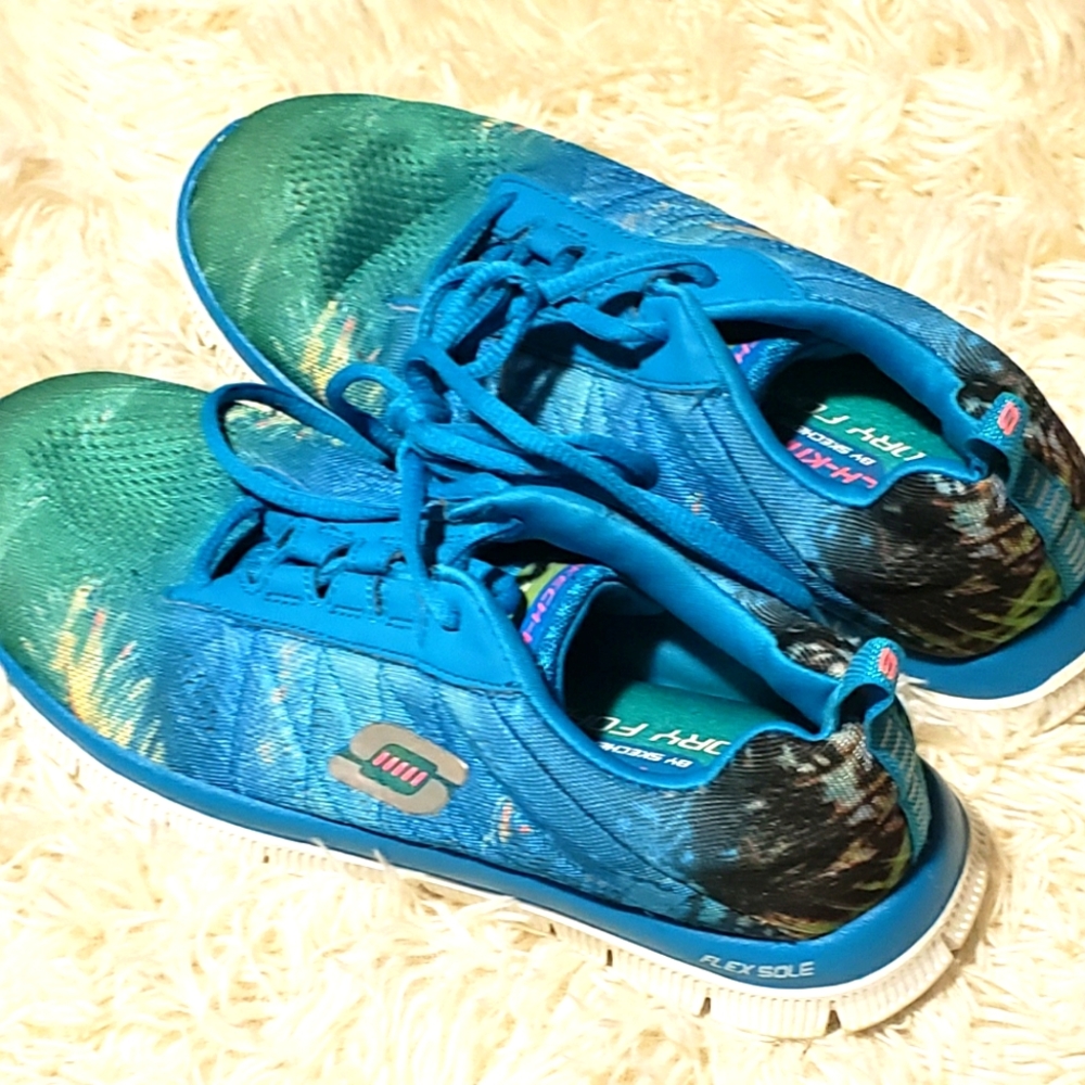 Skechers
